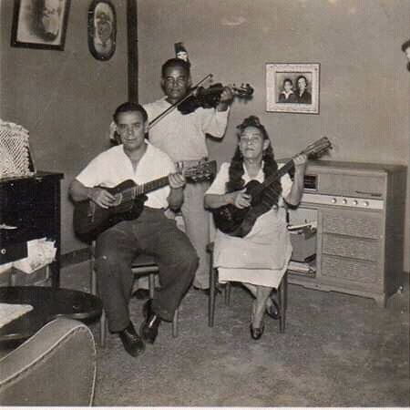 Family photo of Fidel Antillano's uncles Isaías, Pablo and his grandmother Tata