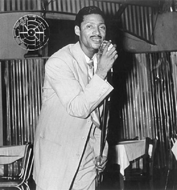 Benny More singing