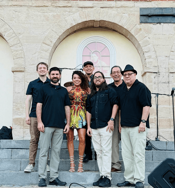 Elle Jay and the rest of the band