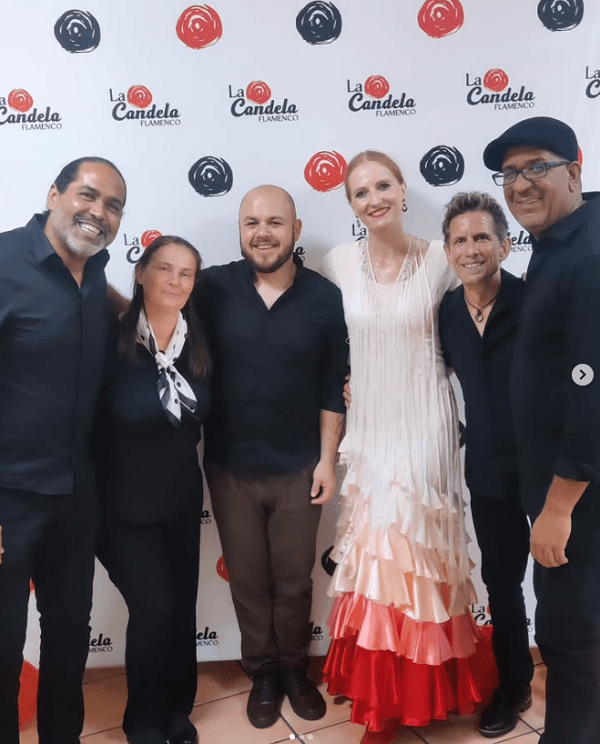 Ania and the rest of the musicians