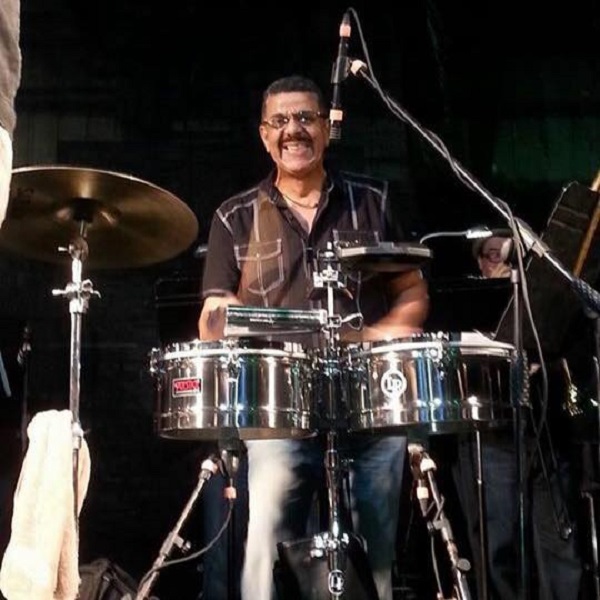 Charlie Sierra fue un destacado timbalero puertorriqueño reconocido por su larga trayectoria musical y su virtuosismo en el instrumento