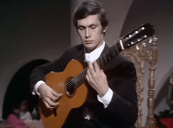 Paco de Lucía playing