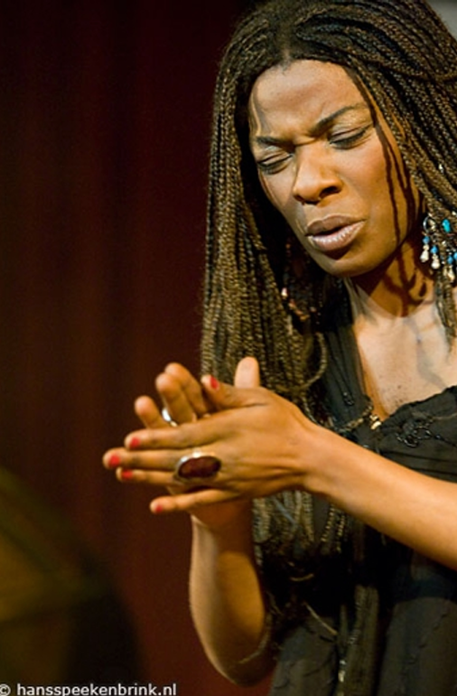 Photo 3: Buika