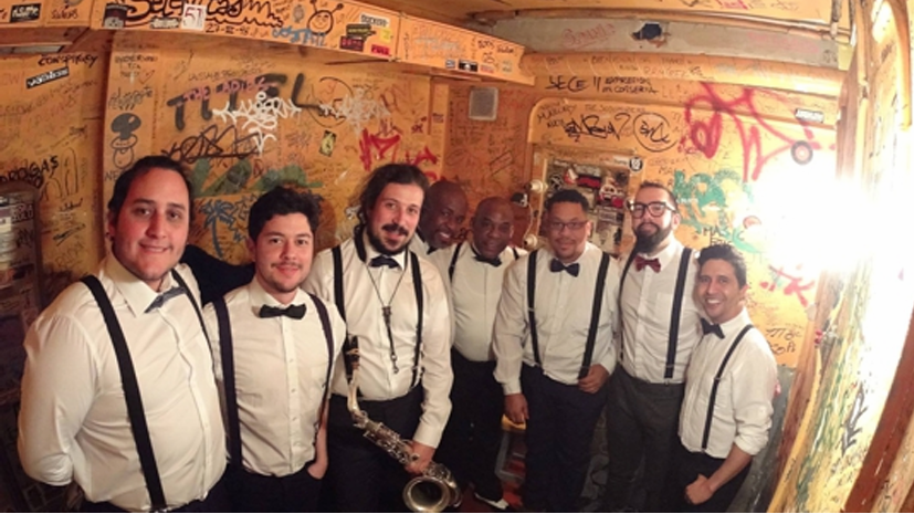 Photo of Jorge Durán and his band members in the music world