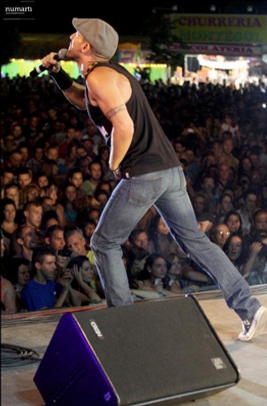 Photo 3: El Chinchilla in concert