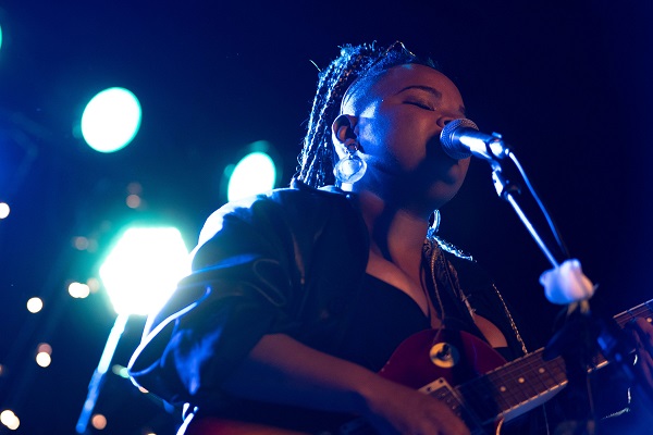 Excelencia Vocal, Versatilidad Instrumental y Formación Artística