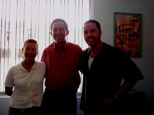 La periodista y crítica musical venezolana Lili Rodríguez, el músico Ray Pérez y Roberto Ernesto Gyemant
