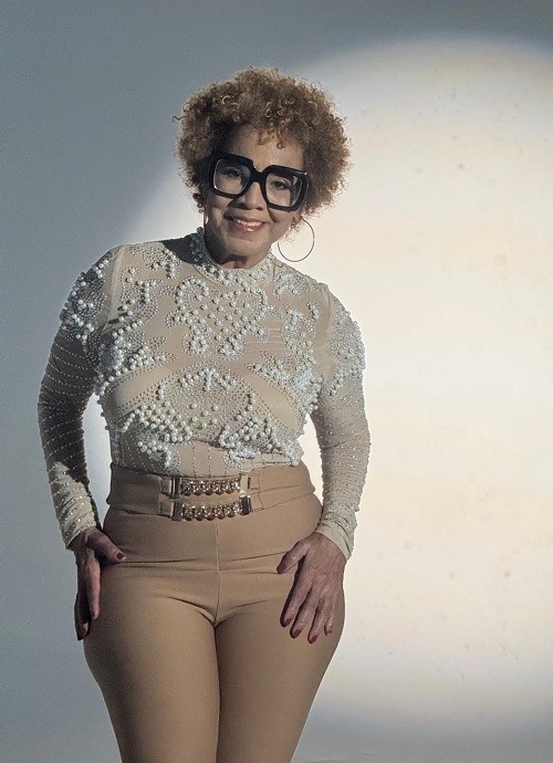 “Choco” dice reafirmar su identidad artística