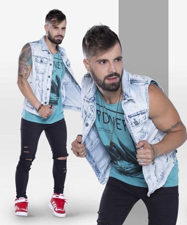 3- Mike Bahia