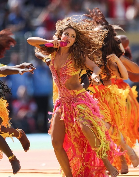 Shakira performing