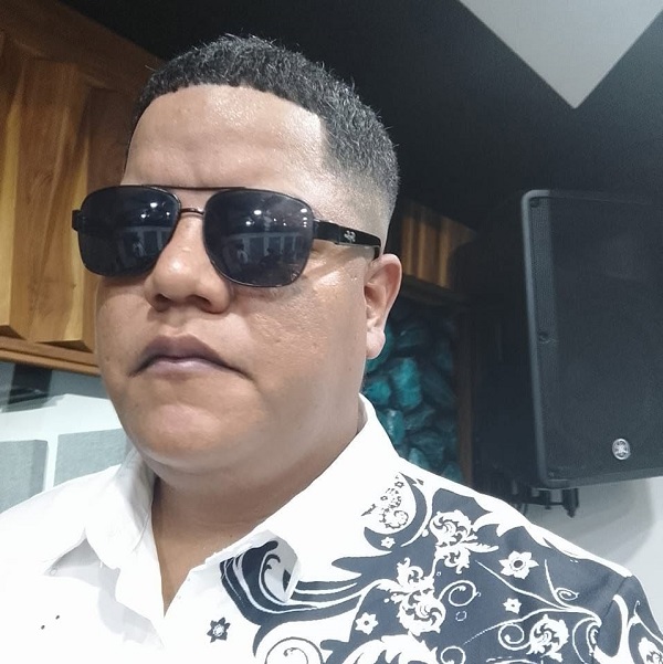 Edward Arcila El Sonero de Puerto Cabello que Mantiene Viva la Esencia de la Salsa Contemporánea