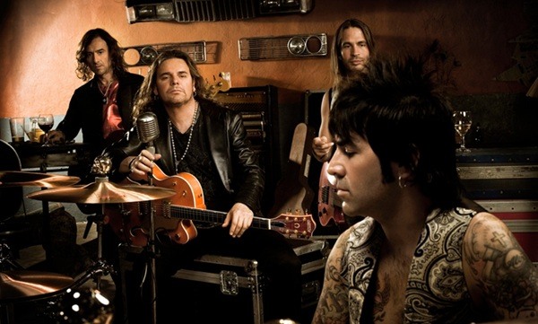 Maná - Orchestra - Photo